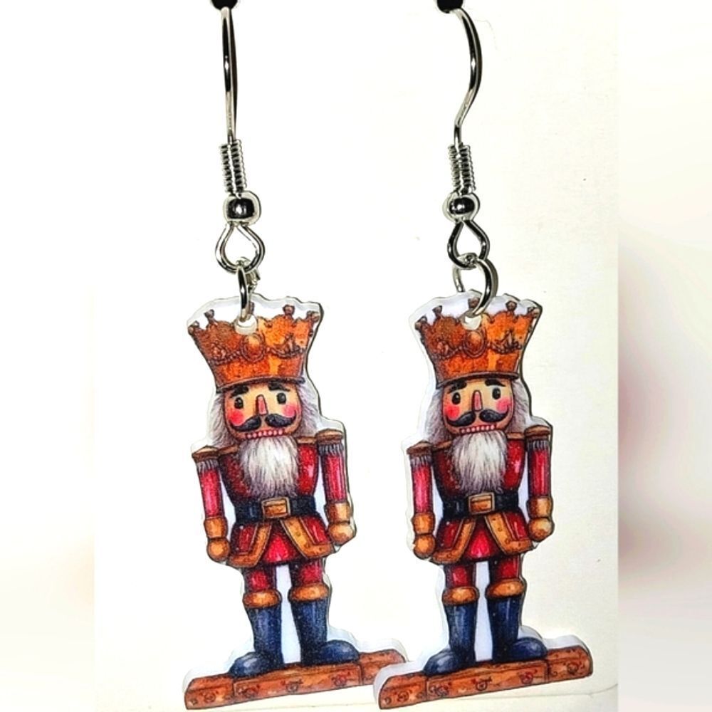 Super cute holiday festive earrings